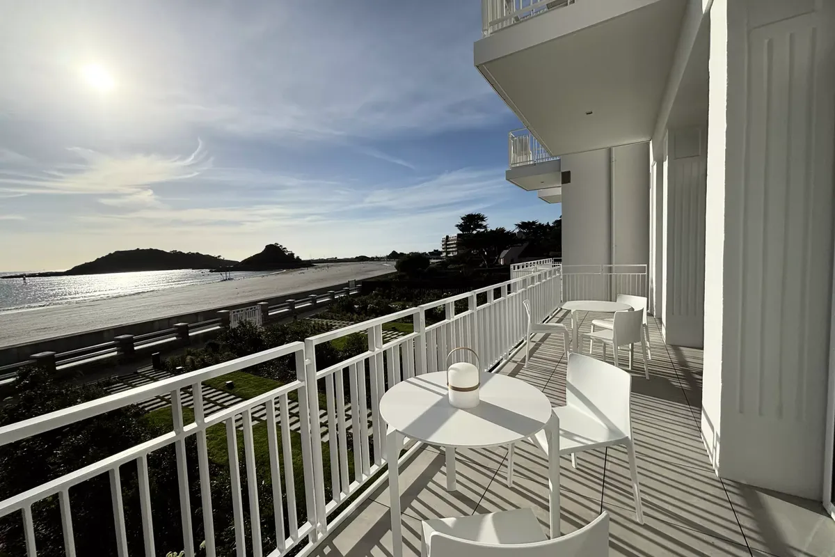 ROUZIC T4, Trébeurden, piscine intérieur et sur la