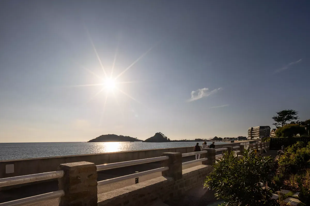 LA ROCHE MIGNONNE T3 · T3 Beach access and indoor