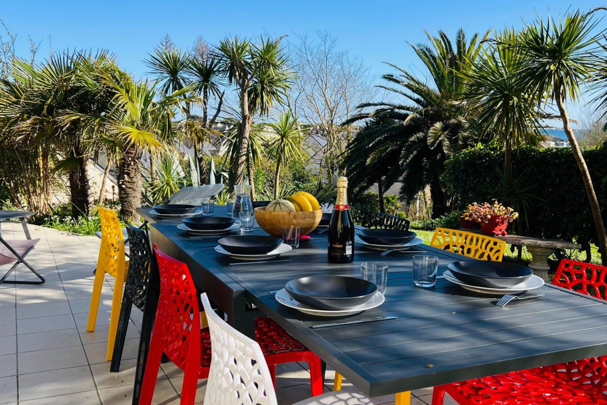 Maison Prächtige Villa mit exotischem Garten, Strand 200m entfernt