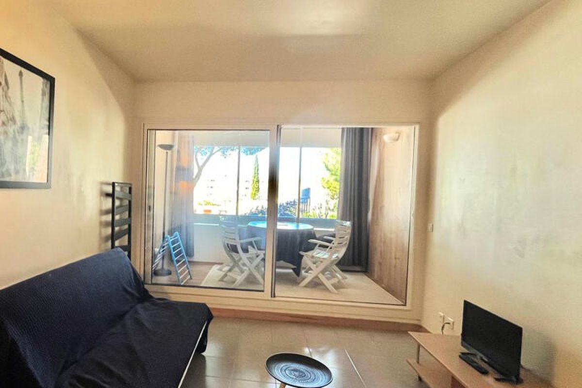 1 Pièce 4 Personnes