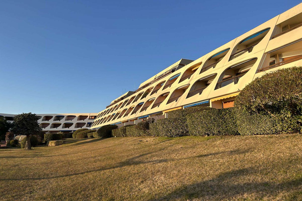 P2 cabine 5 couchages PORT CAMARGUE - L'escale port