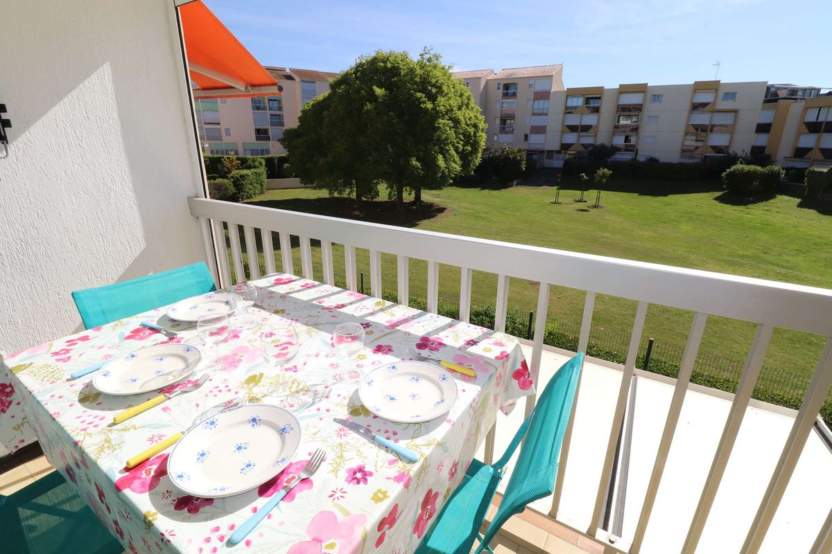 Studio Cabine ascenseur terrasse sur espaces verts - Los amigos 2