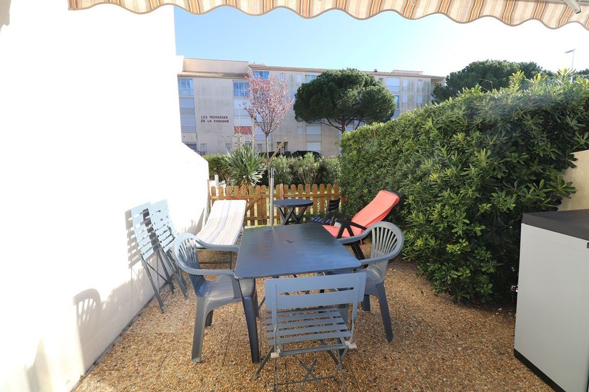 Studio Cabine Rez-de-Jardin parking proche mer et commerces - Floralies 1
