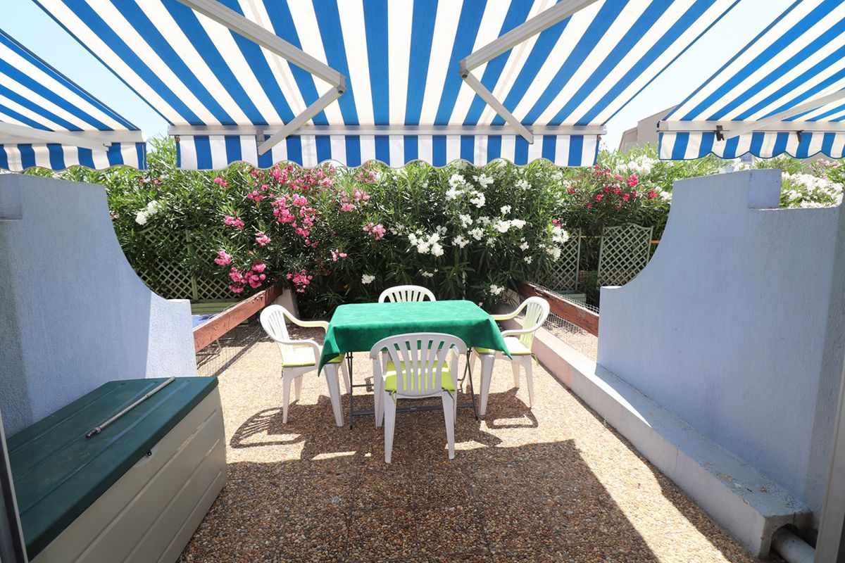 Studio Cabine clim terrasse piscine parking 650m plage - Floralies 2