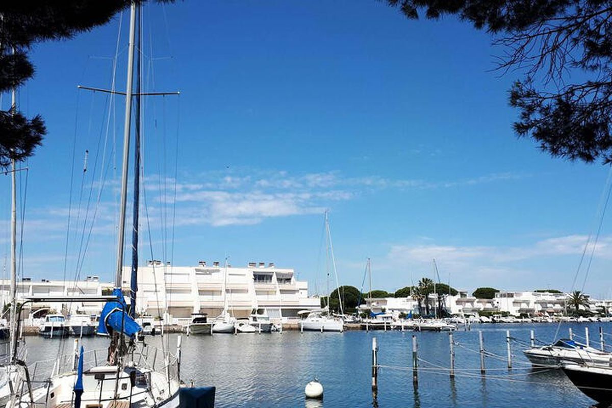 1 Pièce 4 Personnes