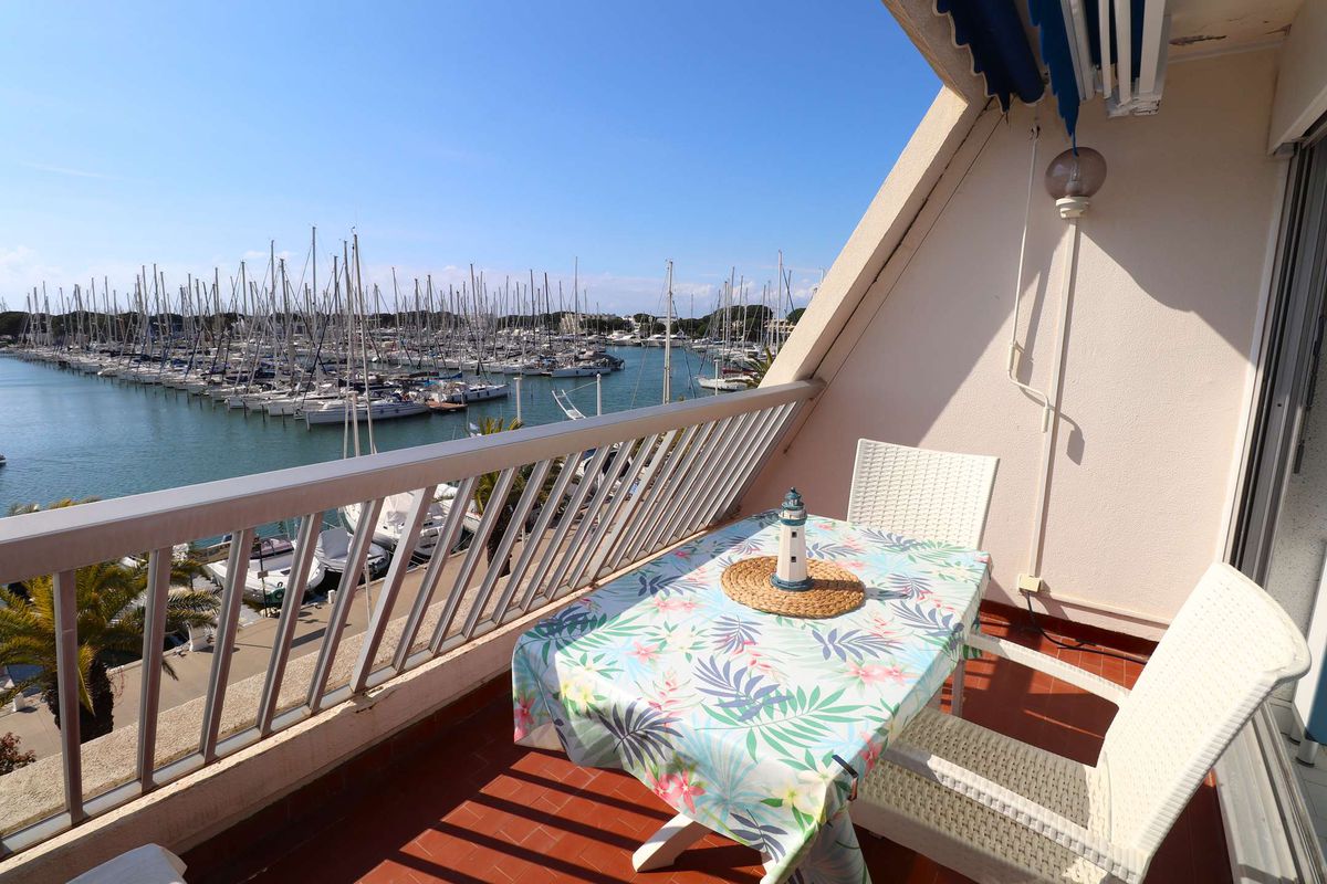 Studio Cabine vue imprenable sur le port au pied des restaurants - Le grand pavois