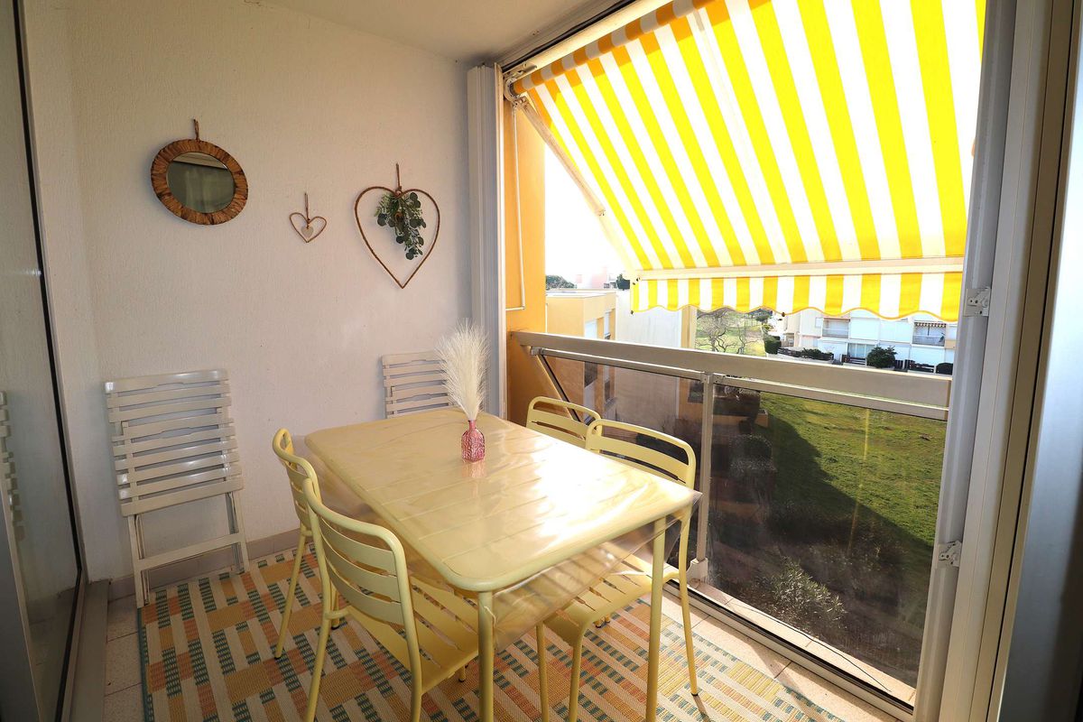 Spacieux 3 pièces climatisé avec terrasse garage - Voiles d'or