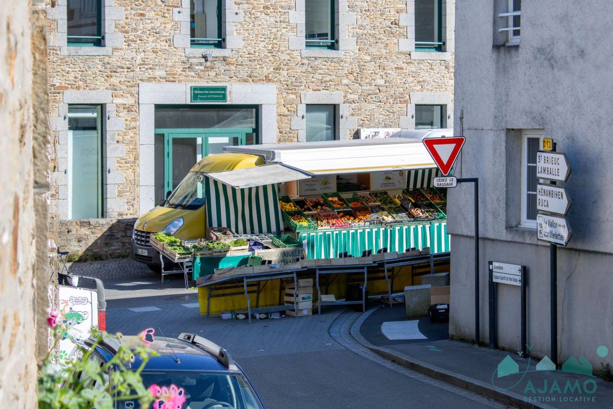 Maison Atypique en centre bourg de Matignon
