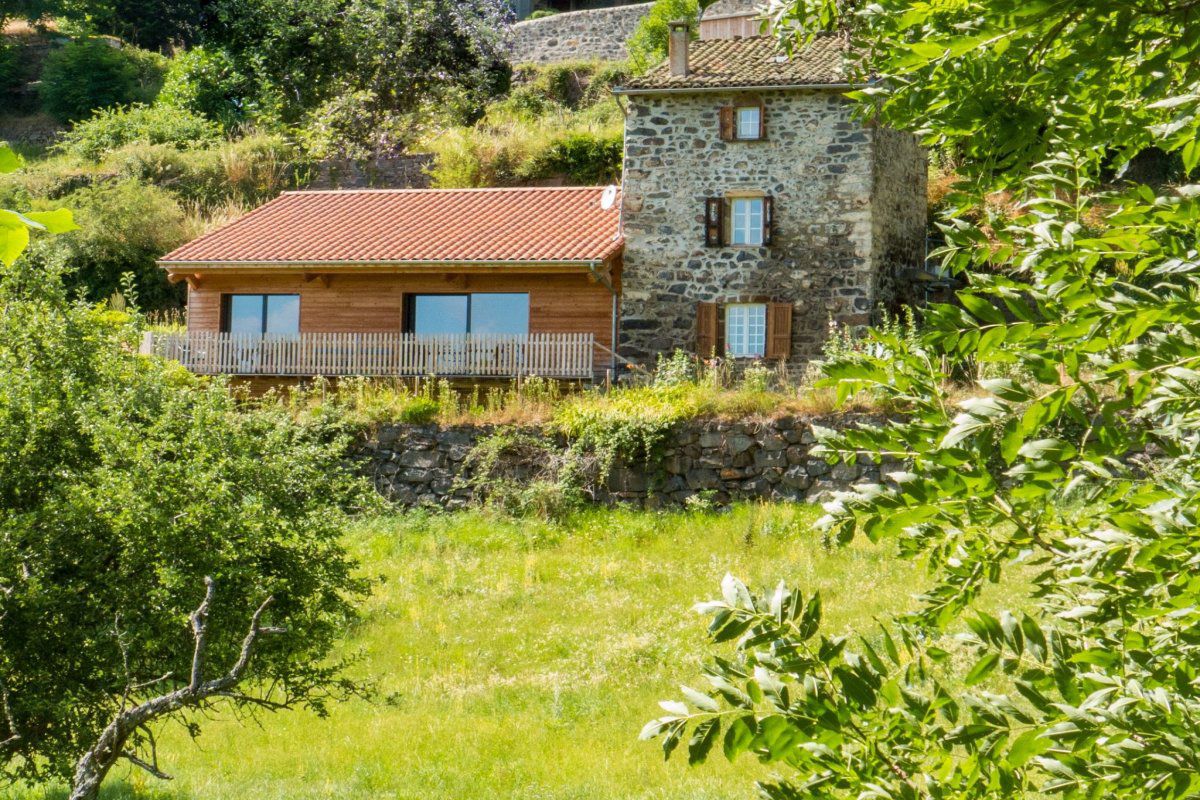 Maison Gemütliches Steinhaus mit Garten