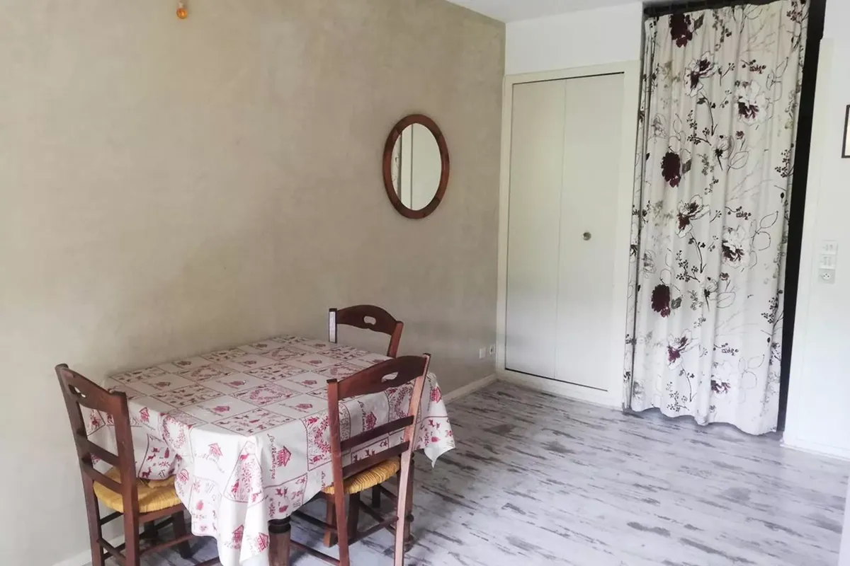 1 Pièce 4 Personnes