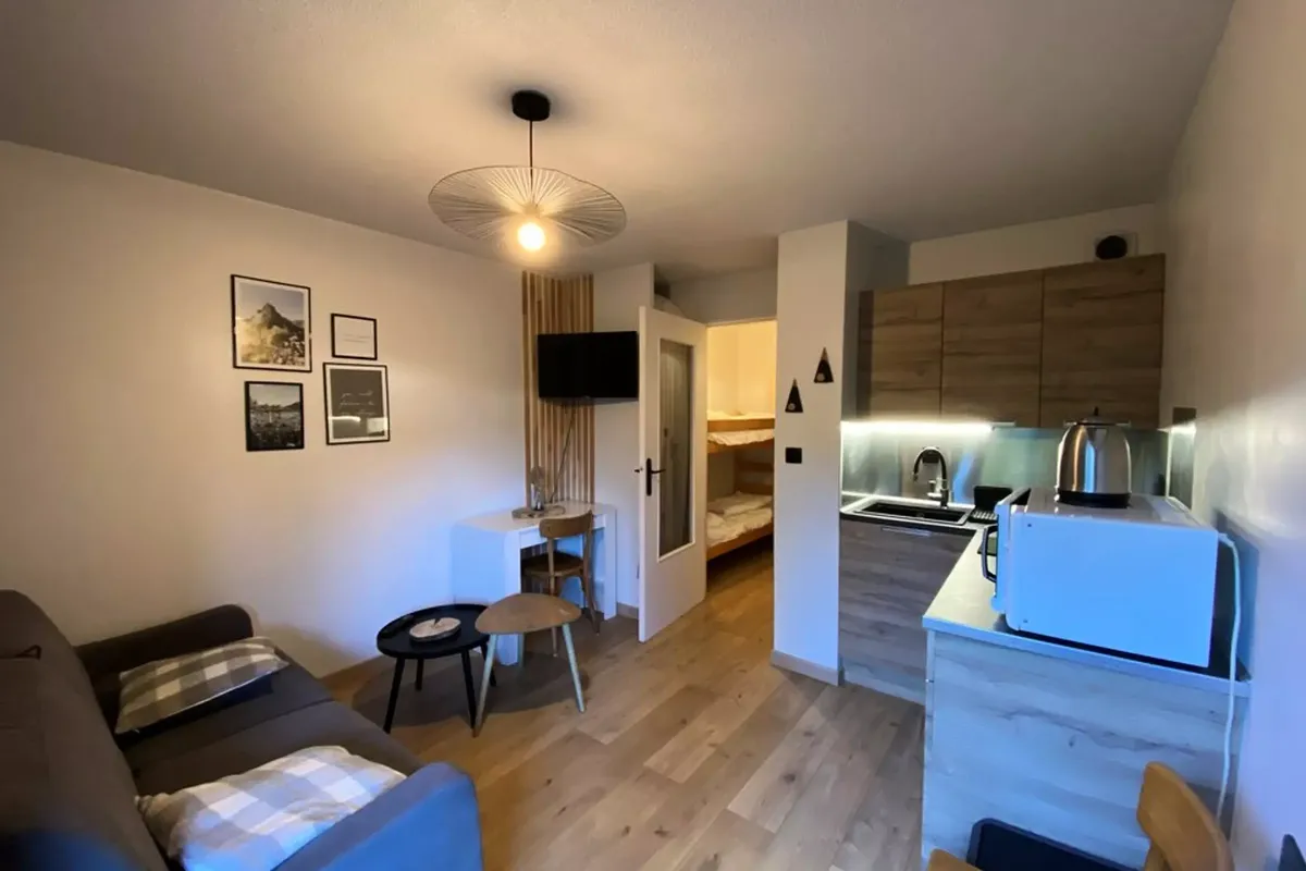 1 Pièce 4 Personnes