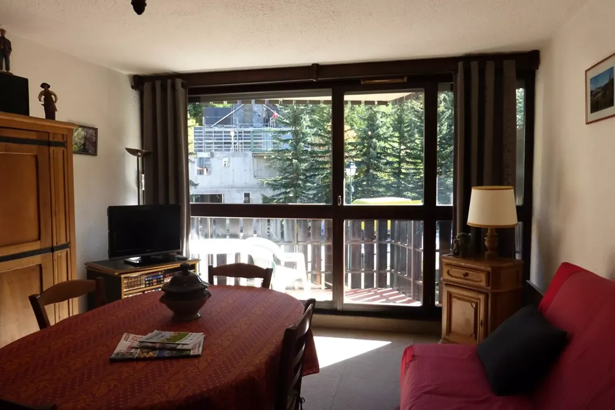 1 Pièce 5 Personnes