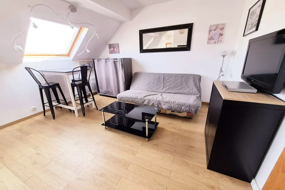 1 Pièce 4 Personnes