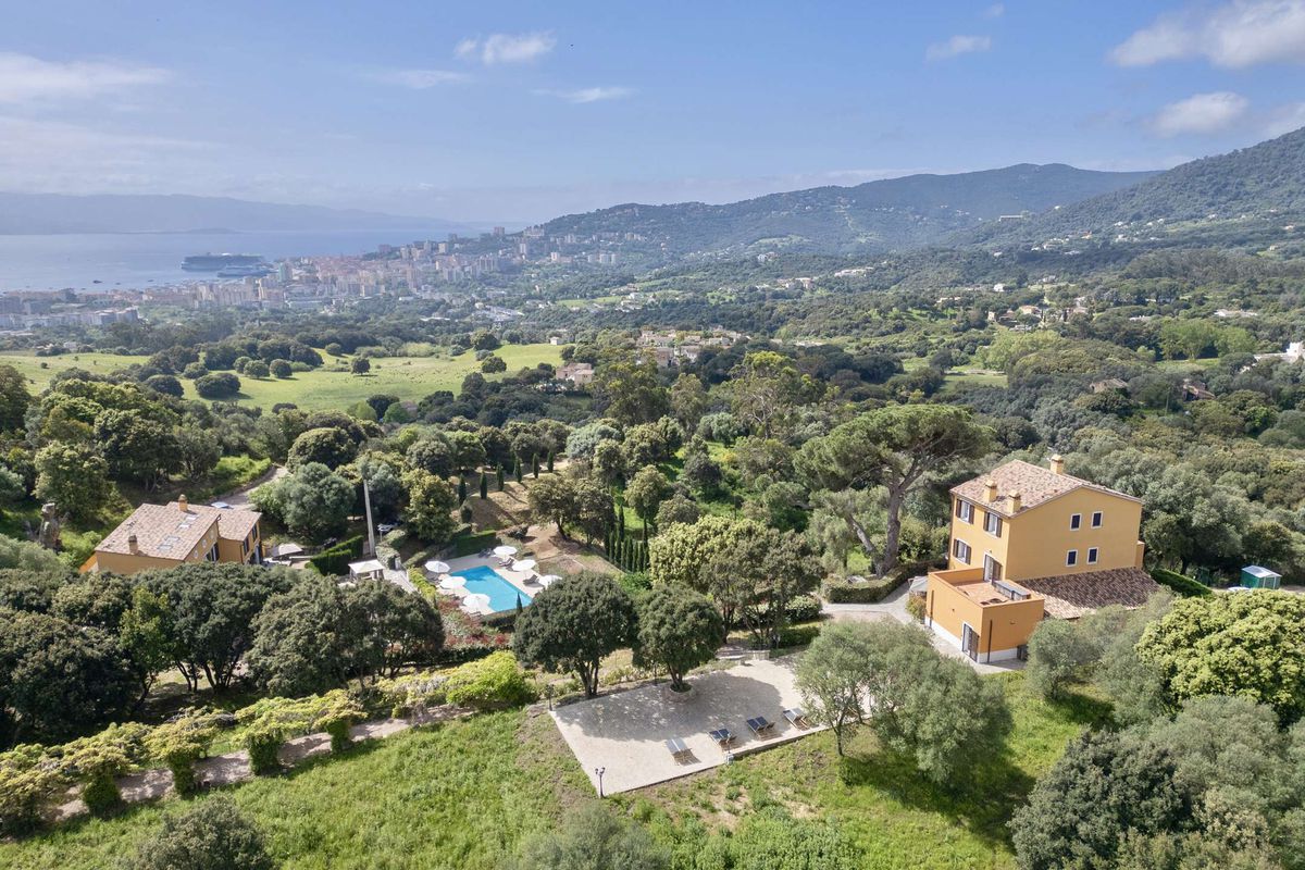 Appartement LA TOUR 1 4 pièces 6 couchages AJACCIO - St françois 