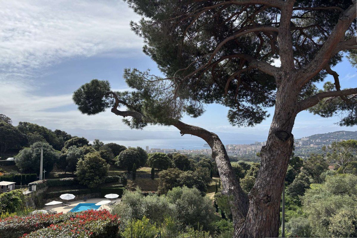 Appartement LA TOUR 2  5 pièces 8 couchages AJACCIO - St françois 