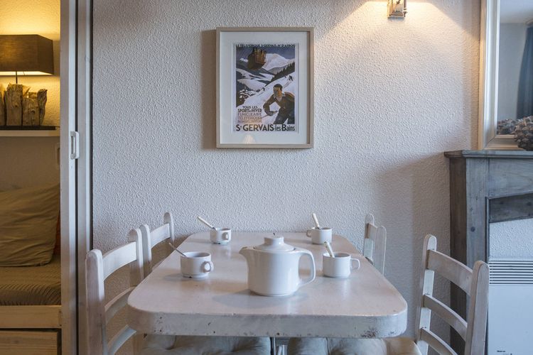 Studio rénové · Ski aux pieds · Balcon - Belles challes