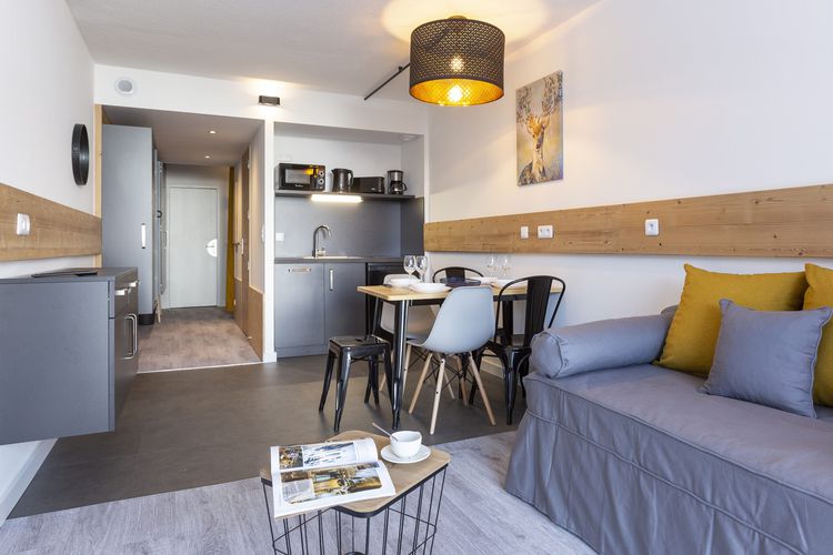 Studio rénové · Proche centre station · Balcon  - Résidence le varet