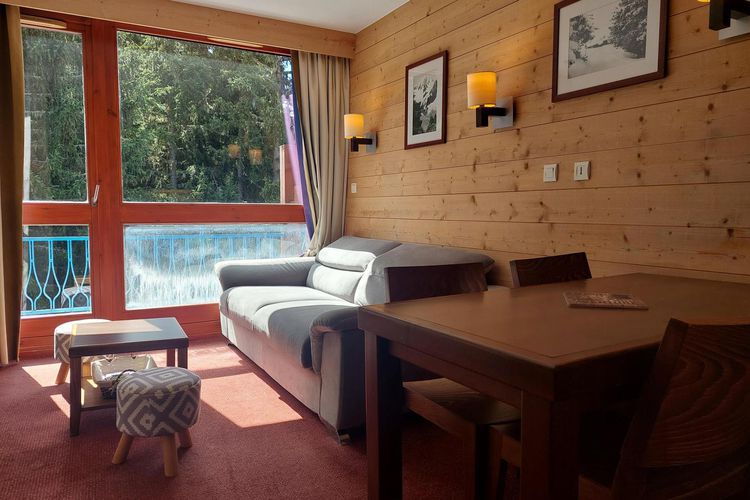 Studio agréable · Ski aux pieds · Balcon