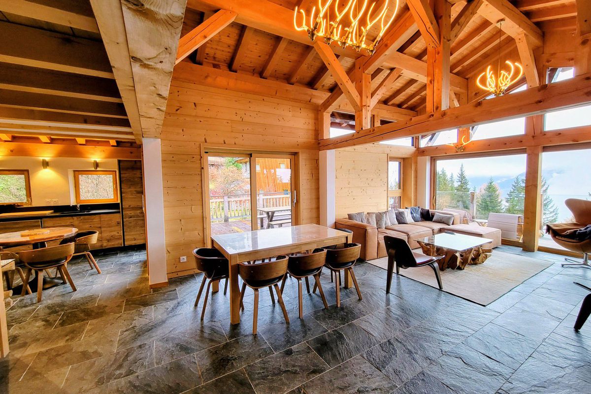 Chalet spacieux et rénové ·  Terrasse · Wifi gratuit - Chalets de la croisette