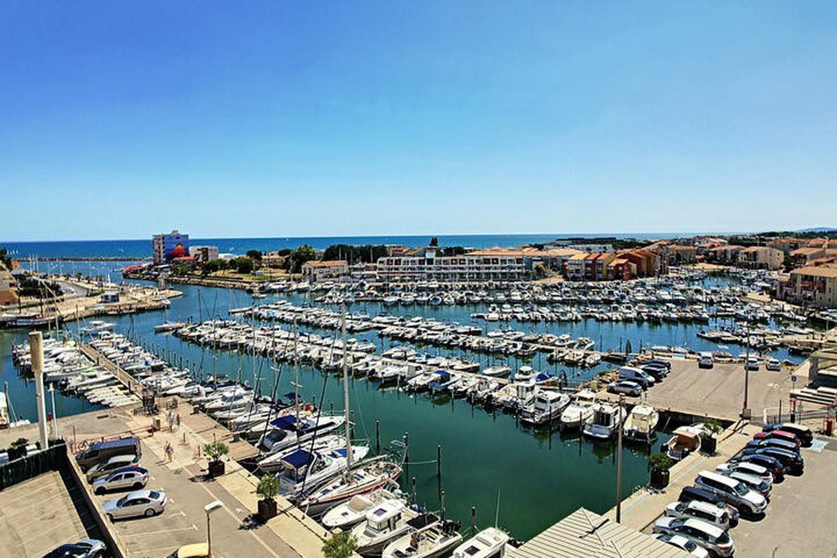 1 Pièce 4 Personnes