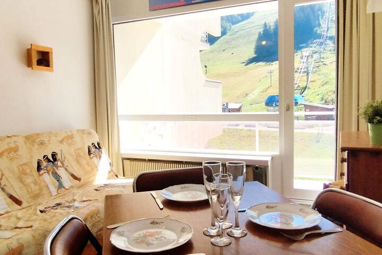 1 Pièce 4 Personnes