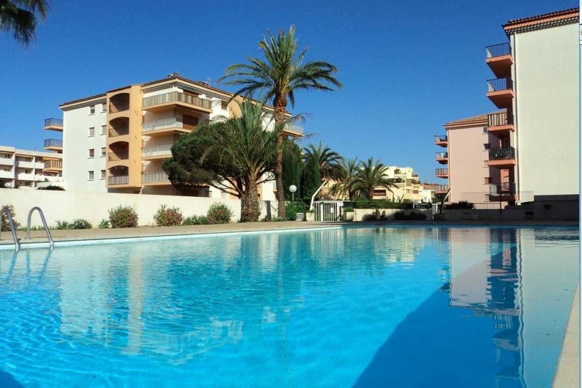 Appt Studio 4 couchages SAINTE MAXIME parking et piscine - La palmeraie i