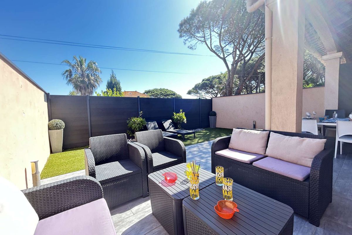 SAINTE MAXIME Maison 5 pièces 8 couchages avec Piscine et parking - La pinede