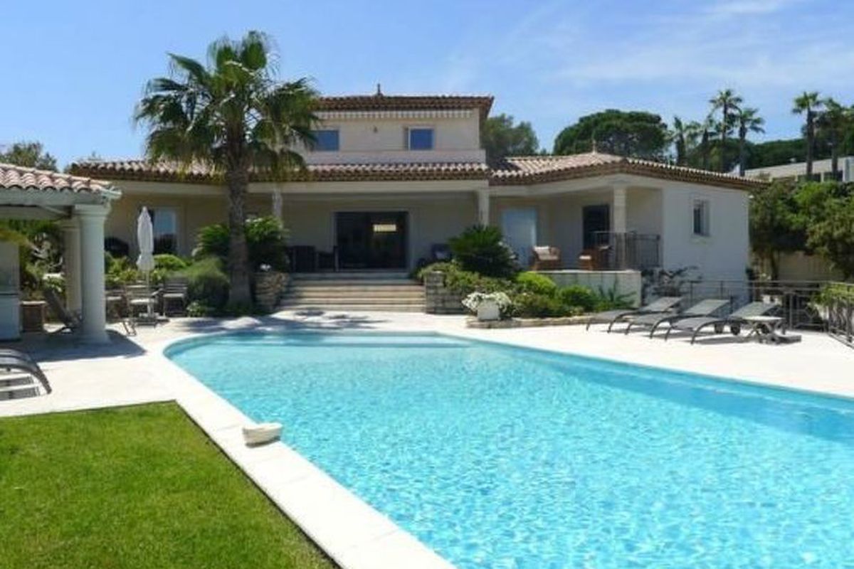 Maison Villa in Sainte Maxime mit Sicht auf Meer