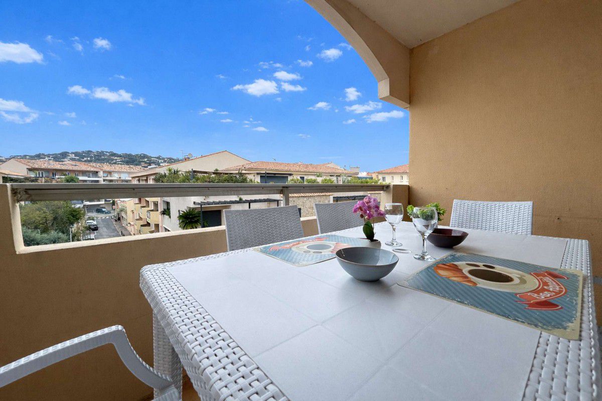 SAINTE MAXIME - STUDIO - 4 COUCHAGES - La vacanceraie