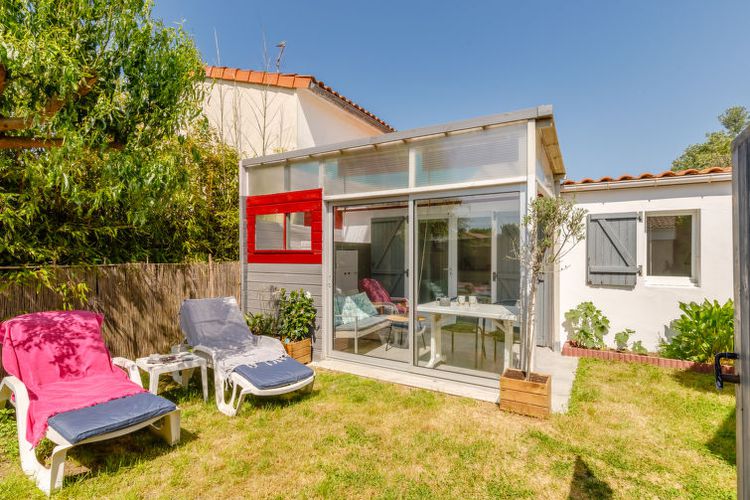 Maison Roses Tremières