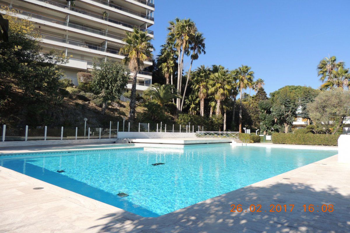 Appartement Studio Vue mer standing proche Cannes