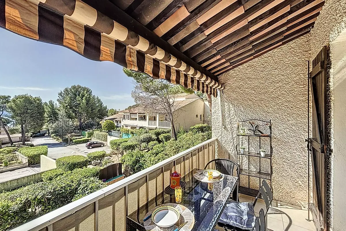 1 Pièce 4 Personnes