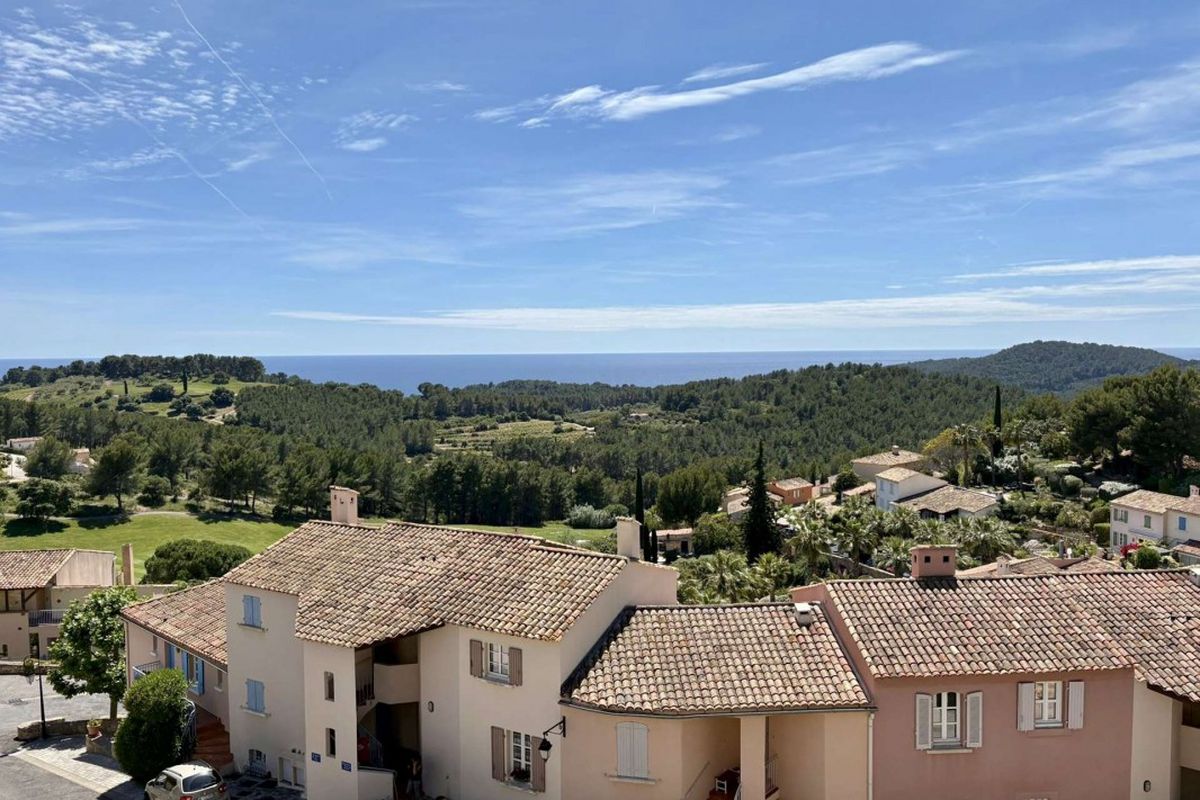 Appartement 2 pièces - jusqu'à 4 personnes - Saint Cyr Sur Mer - La résidence
