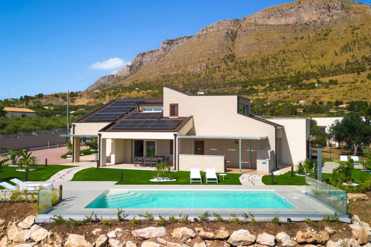 Maison Villa mit Panoramablick auf das Meer, umgeben von der Natur