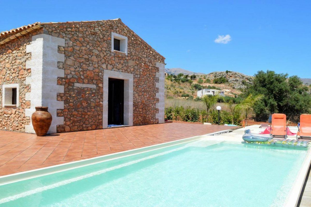 Maison Angenehmes Haus in Castellammare Del Golfo mit privatem Pool