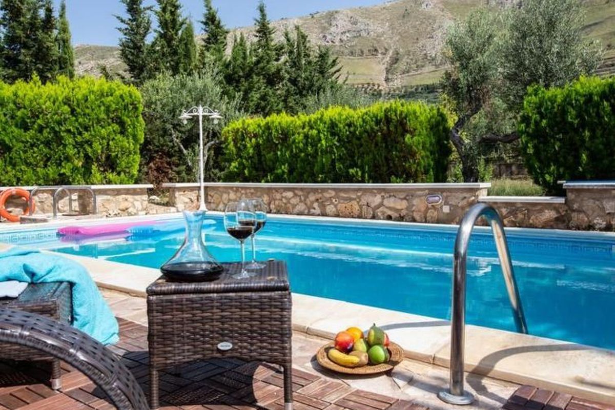 Maison Ferienvilla mit privatem Pool für 7 Personen mit Garten