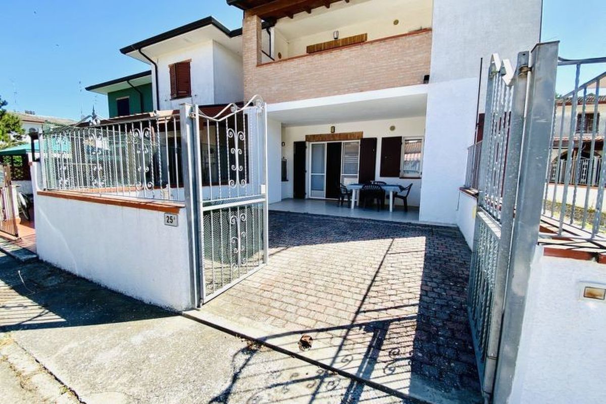 Maison Moderne Villa mit Terrasse, Grill, Privatgarten