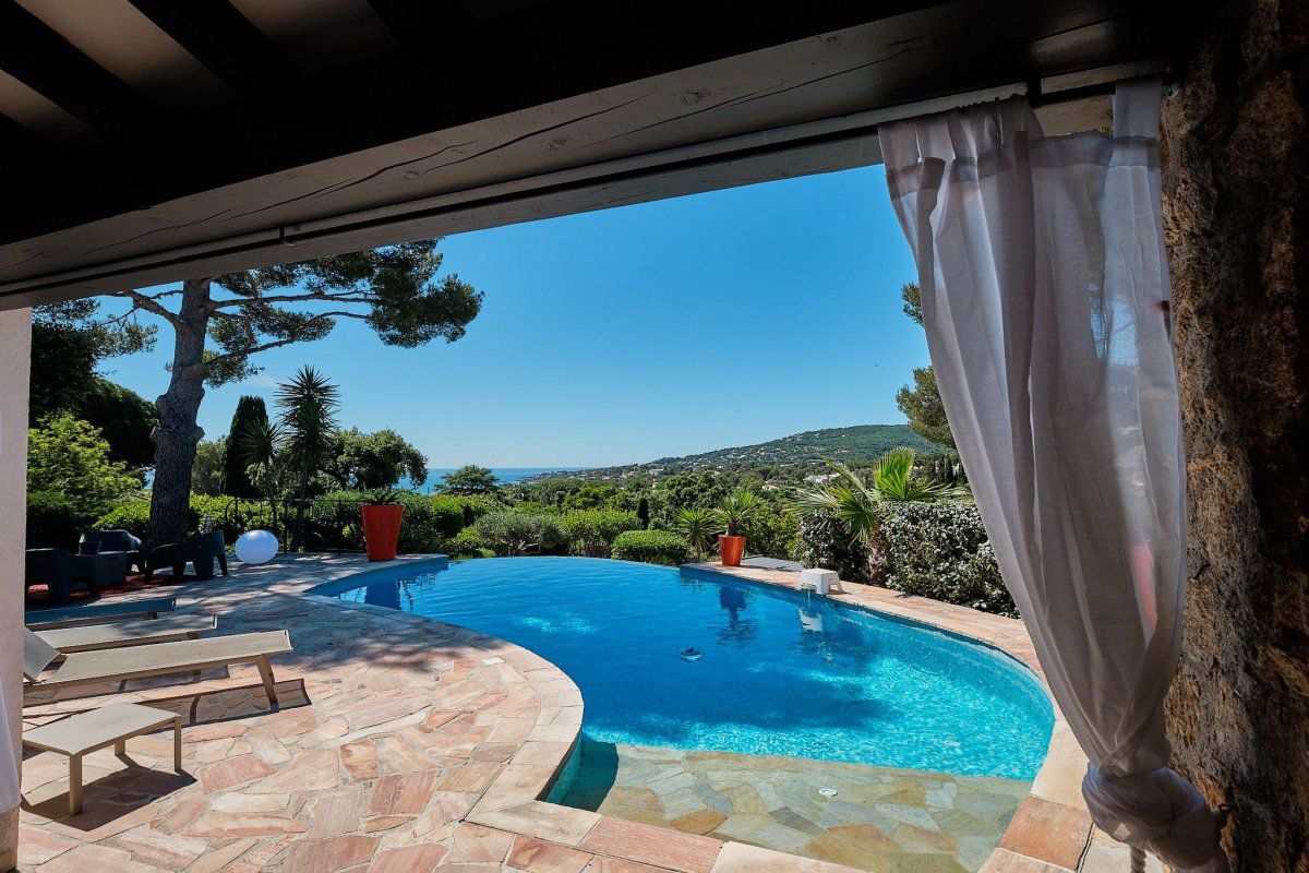 Maison Herrliche Villa mit Meerblick, Pool, 400m vom Meer entfernt