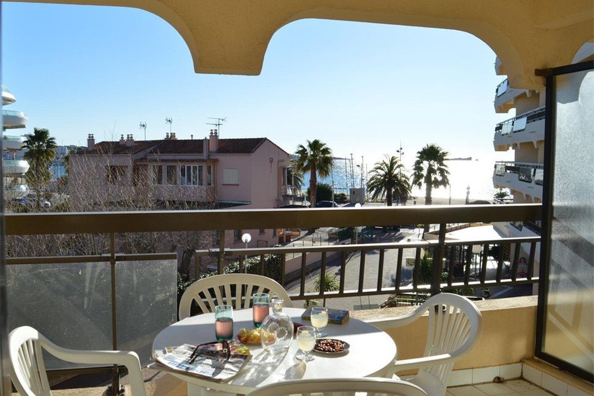 Appt Studio cabine 4 couchages FREJUS - Acapulco i