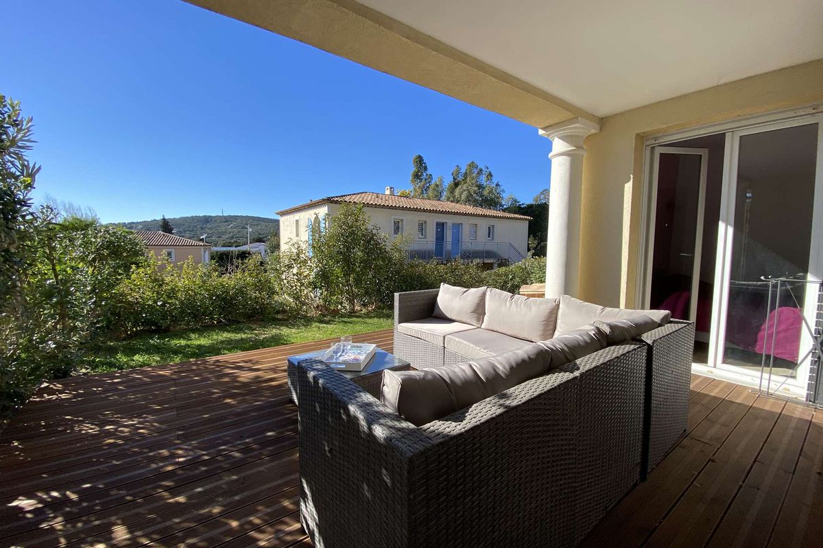 Sainte Maxime Appt 3 pièces avec jardin et parking privatif Domaine avec piscine  - Domaine de figuiere