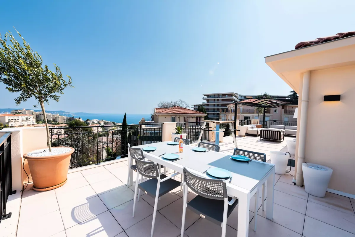 Happyfew Le Terra  Lucia