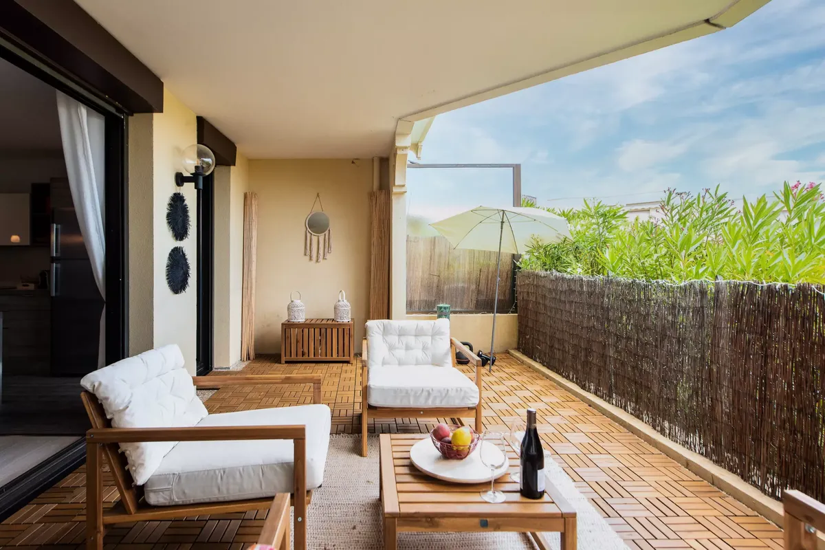 Happyfew La terrasse de Flora