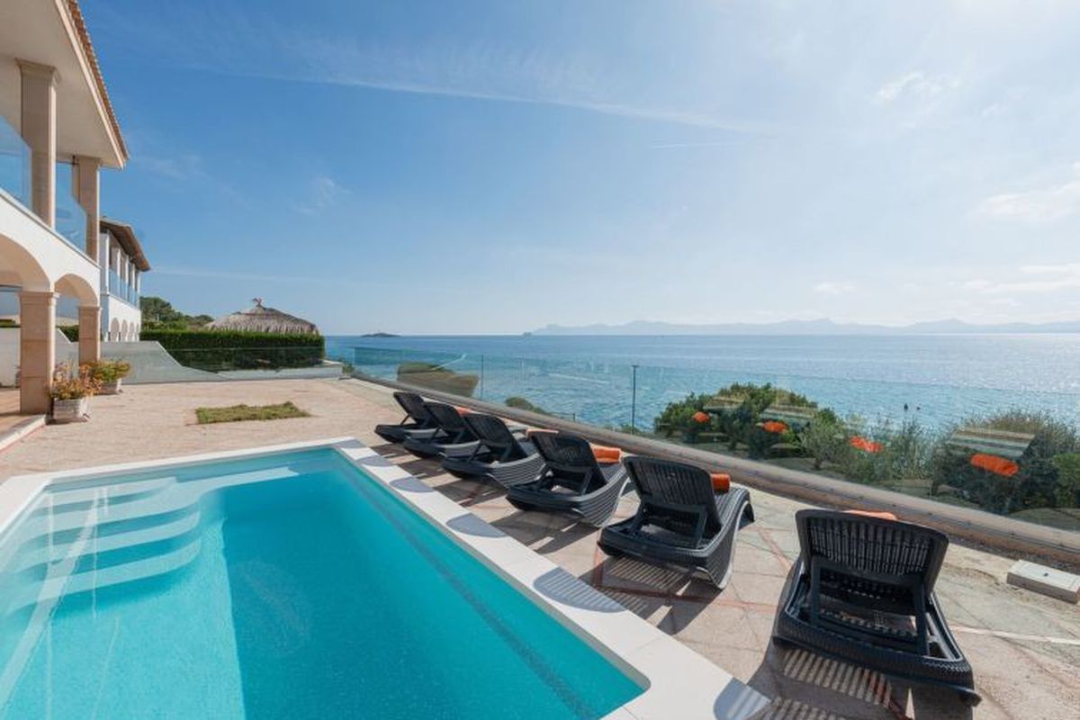 Maison Verträumte Villa mit privatem Pool und Liegewiese