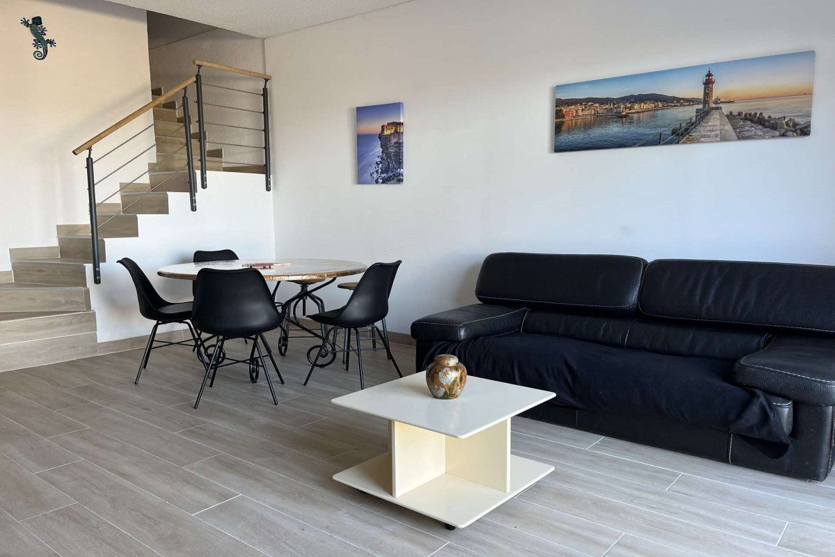 BORGO Duplex Climatisé en Bord de Mer  Plage à 20 m / Jardin, Terrasse & WIFI - Sables de biguglia