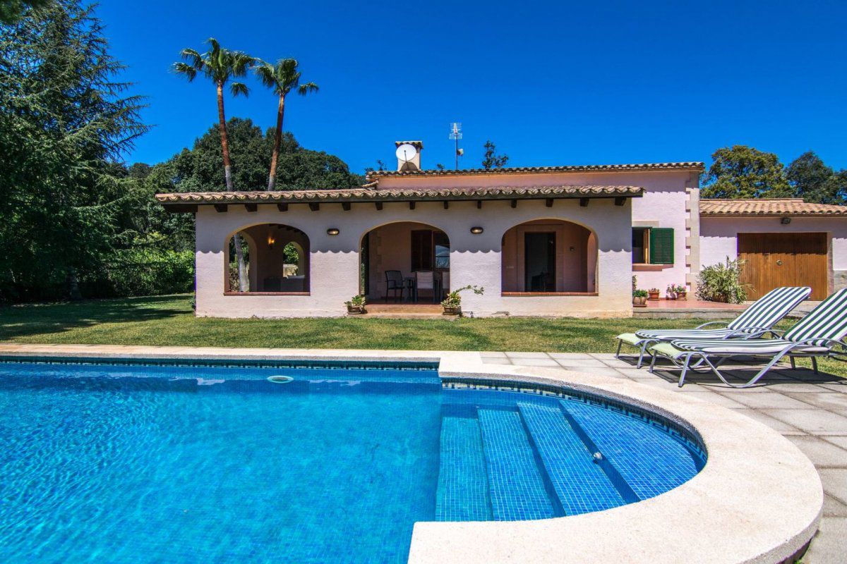 Maison Finca mit Garten, Grill und Terrasse