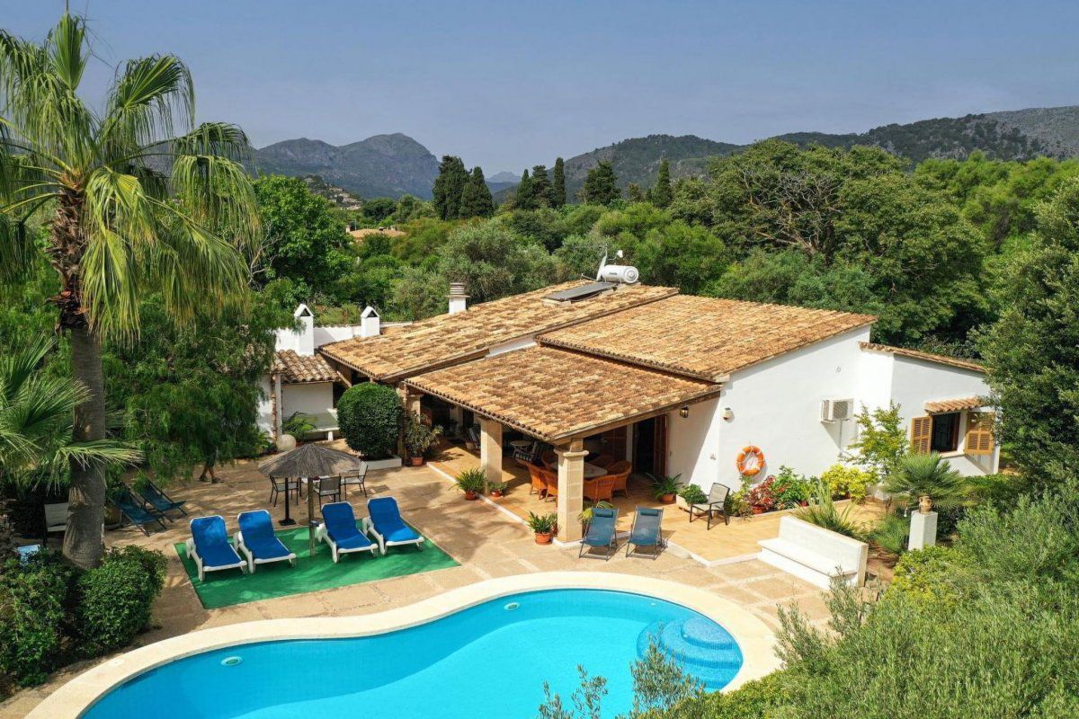 Maison Schöne Villa in Pollensa mit beheiztem Pool