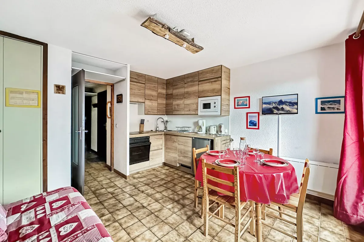 RB111 - Studio 4 Pers centre Carroz