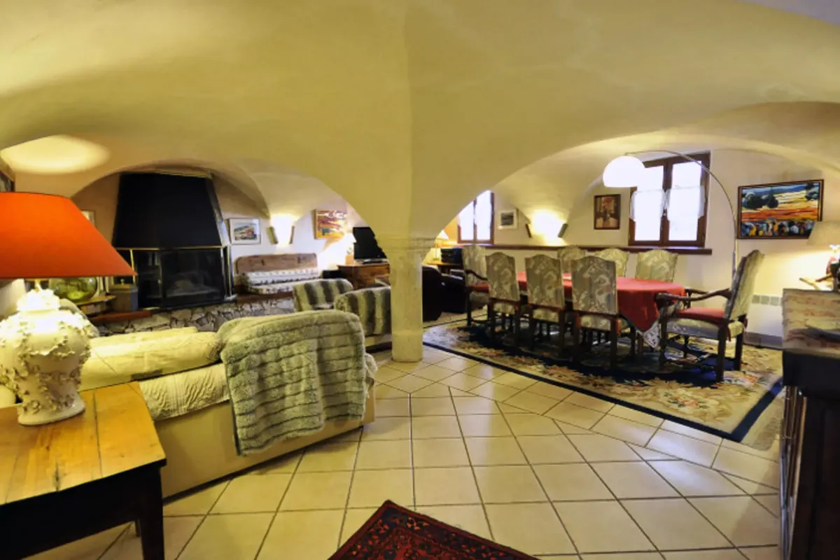 4 Pièces 8 Personnes