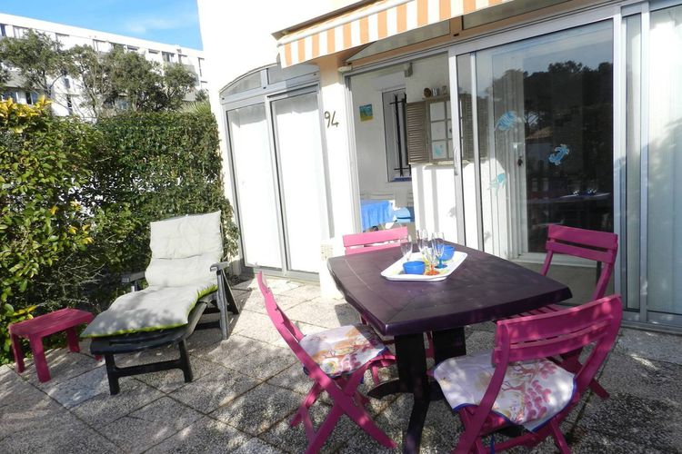 Appartement 2 pièces 4 couchages à LA LONDE LES MAURES - Village de la  mer