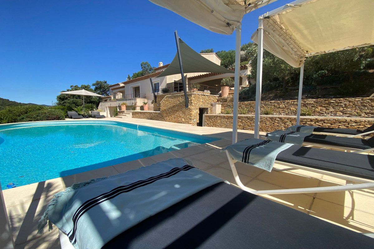 Maison Ferienvilla mit Pool Infinity